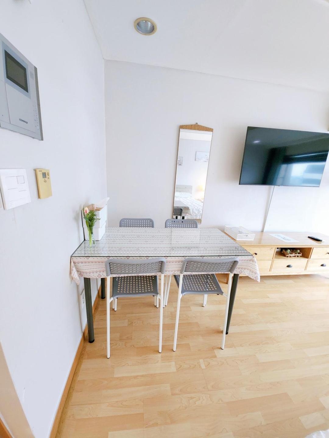 Hongdae Residence-2 1Min From Hongik Uni Station Exit #1 Seoul Exterior photo